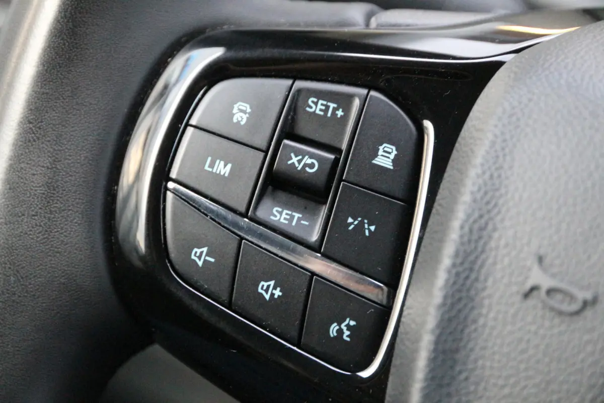 320 2.0 TDCI 136 | L1H1 | LED | Camera | Navi | Clima..
