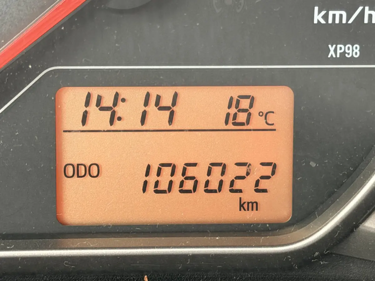 1.0 VVT-i Aspiration / Volledige Historie / Bluetooth / Camera / Airco / NL Dealer geleverde auto /