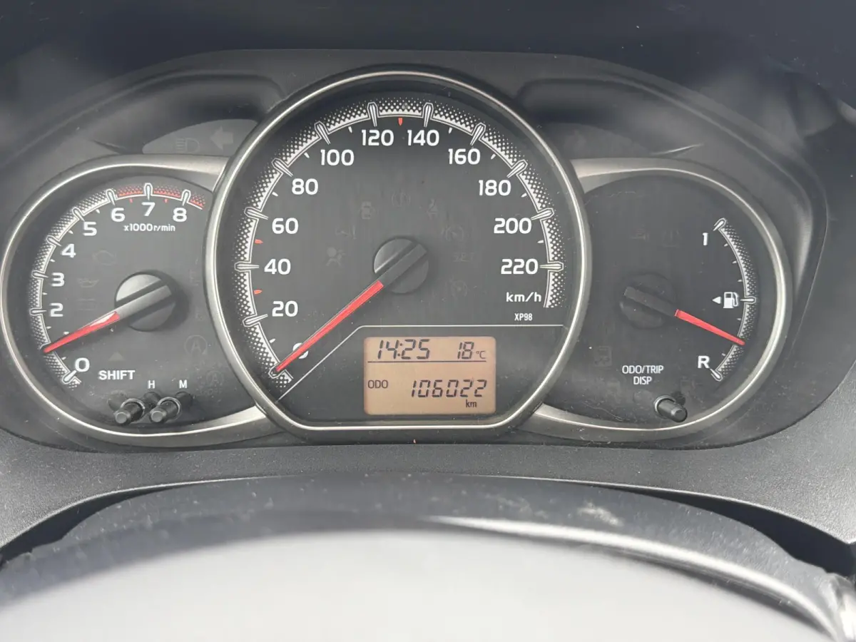 1.0 VVT-i Aspiration / Volledige Historie / Bluetooth / Camera / Airco / NL Dealer geleverde auto /