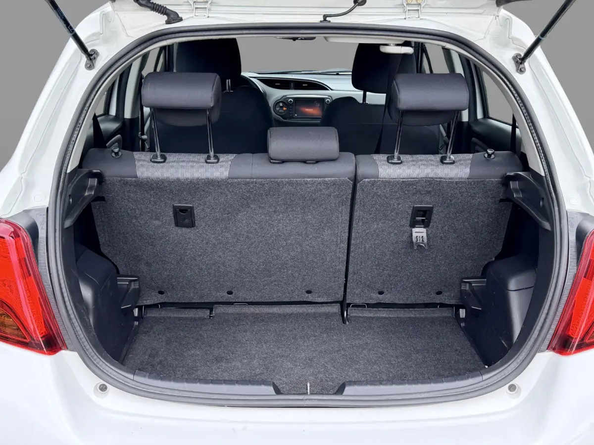 1.0 VVT-i Aspiration / Volledige Historie / Bluetooth / Camera / Airco / NL Dealer geleverde auto /