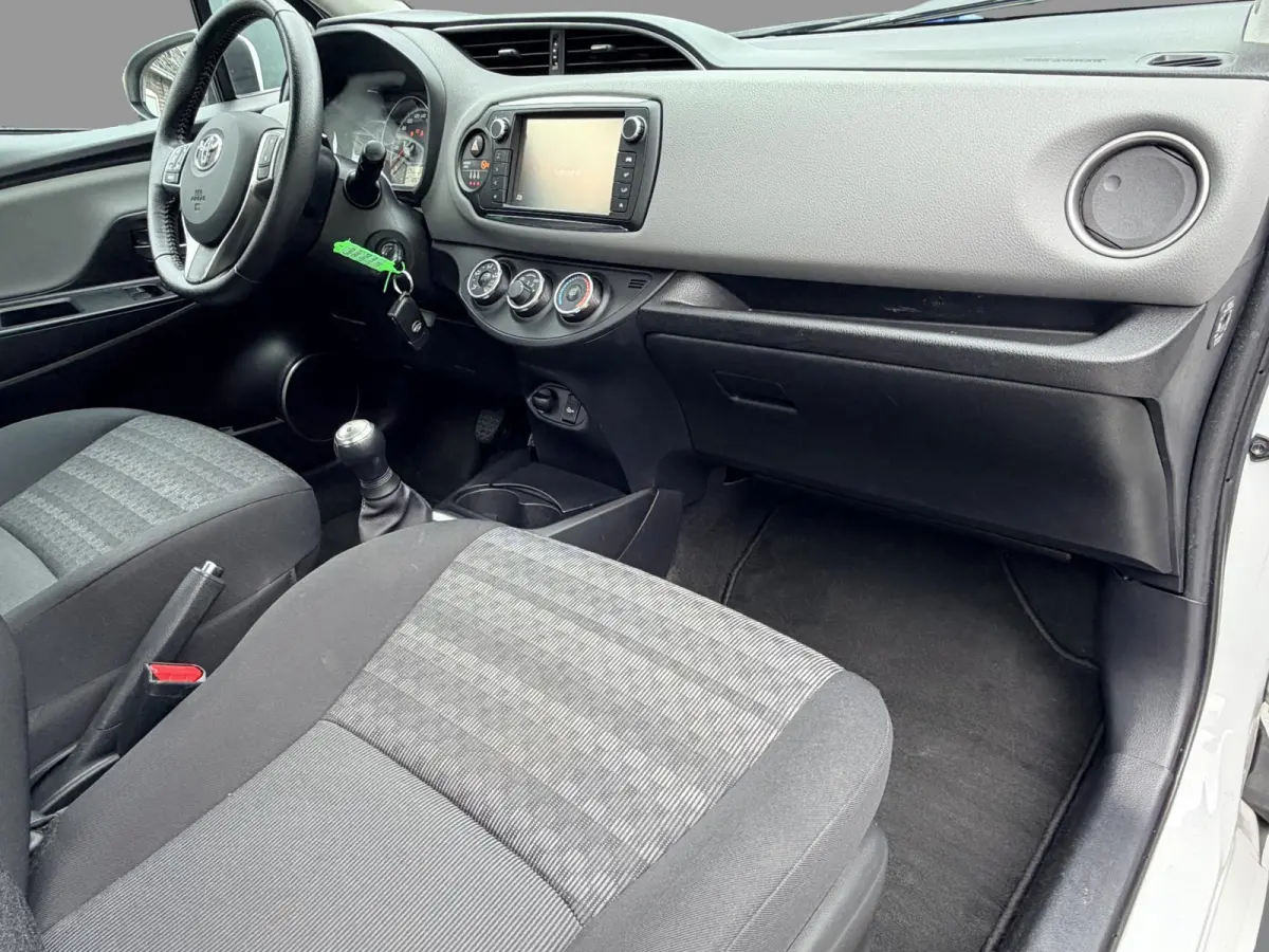 1.0 VVT-i Aspiration / Volledige Historie / Bluetooth / Camera / Airco / NL Dealer geleverde auto /