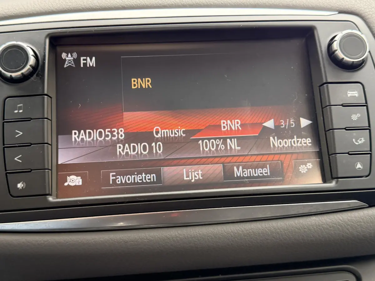 1.0 VVT-i Aspiration / Volledige Historie / Bluetooth / Camera / Airco / NL Dealer geleverde auto /