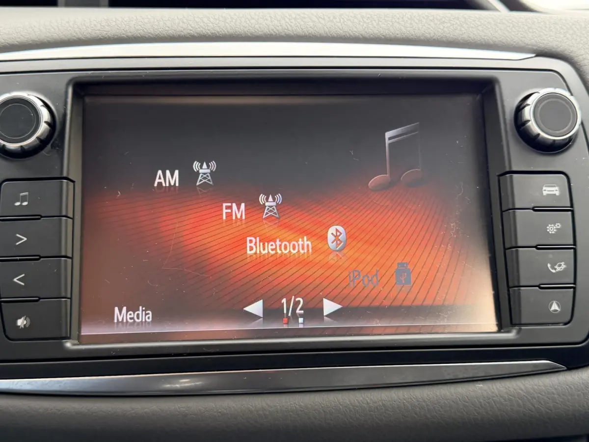 1.0 VVT-i Aspiration / Volledige Historie / Bluetooth / Camera / Airco / NL Dealer geleverde auto /