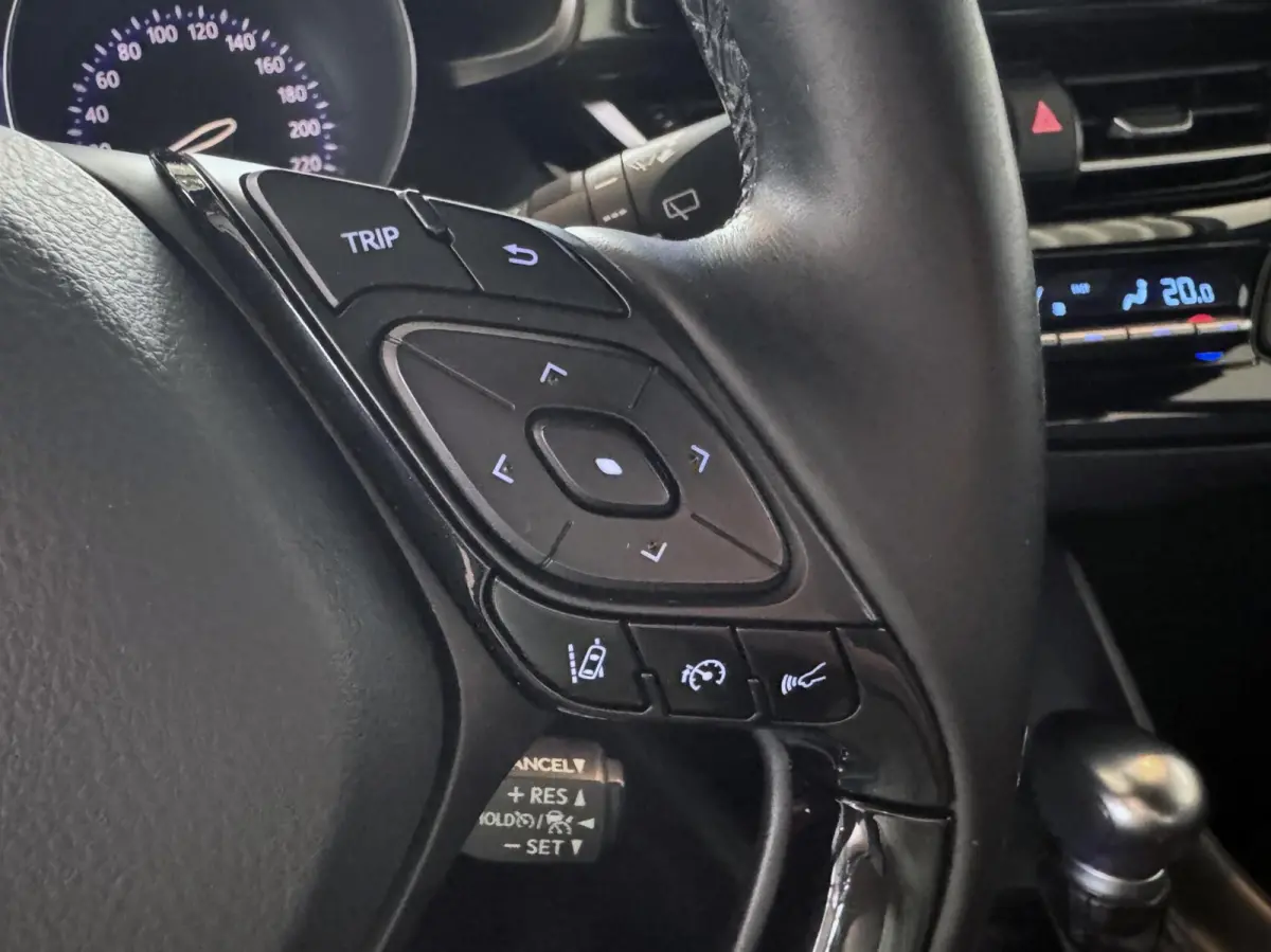 1.8 Hybrid Active|Camera|Apple&Android CarPlay|