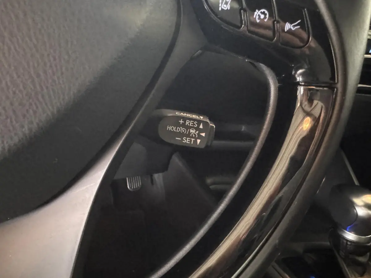 1.8 Hybrid Active|Camera|Apple&Android CarPlay|