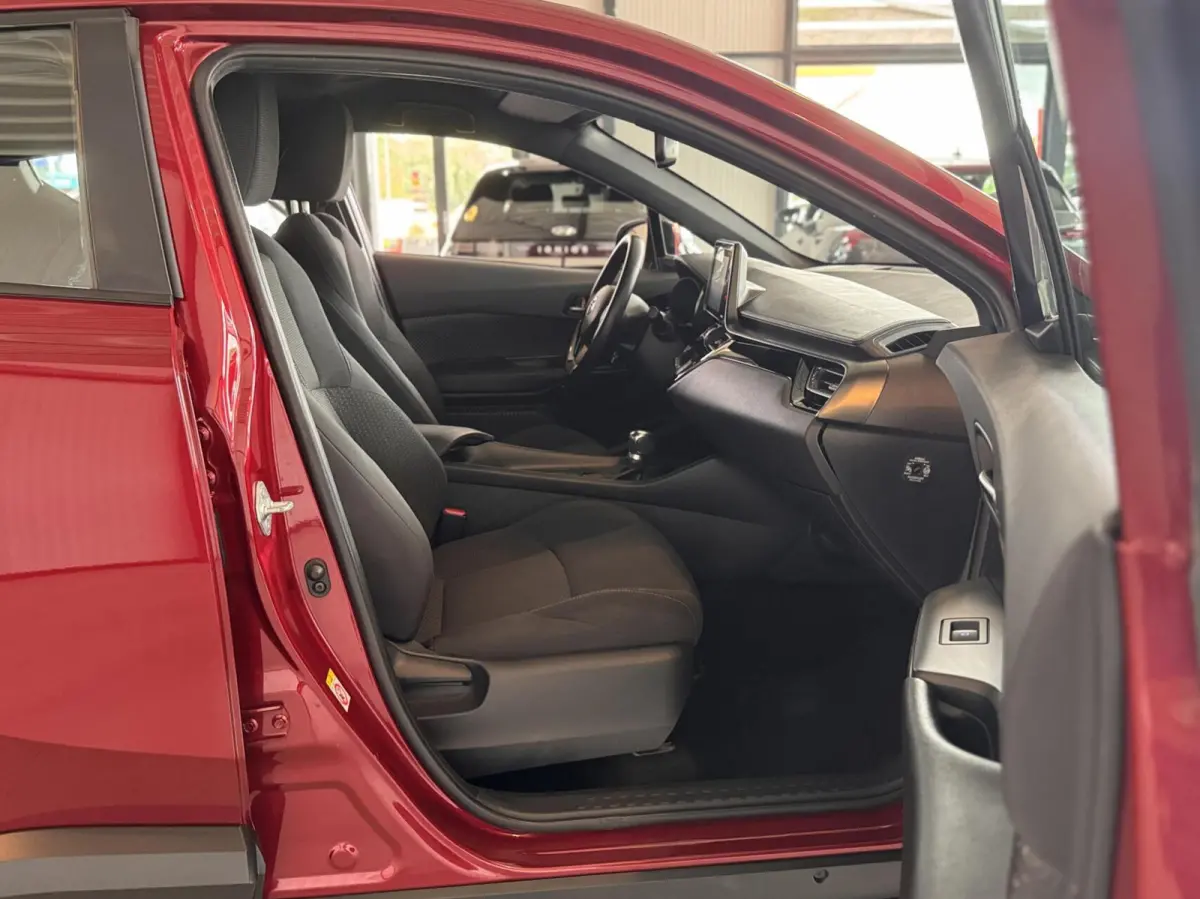 1.8 Hybrid Active|Camera|Apple&Android CarPlay|