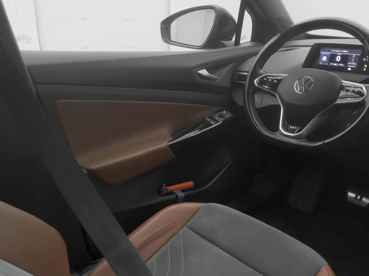 First 77 kWh | CAMERA | ADAPTIVE | STOEL- EN STUURVERW.