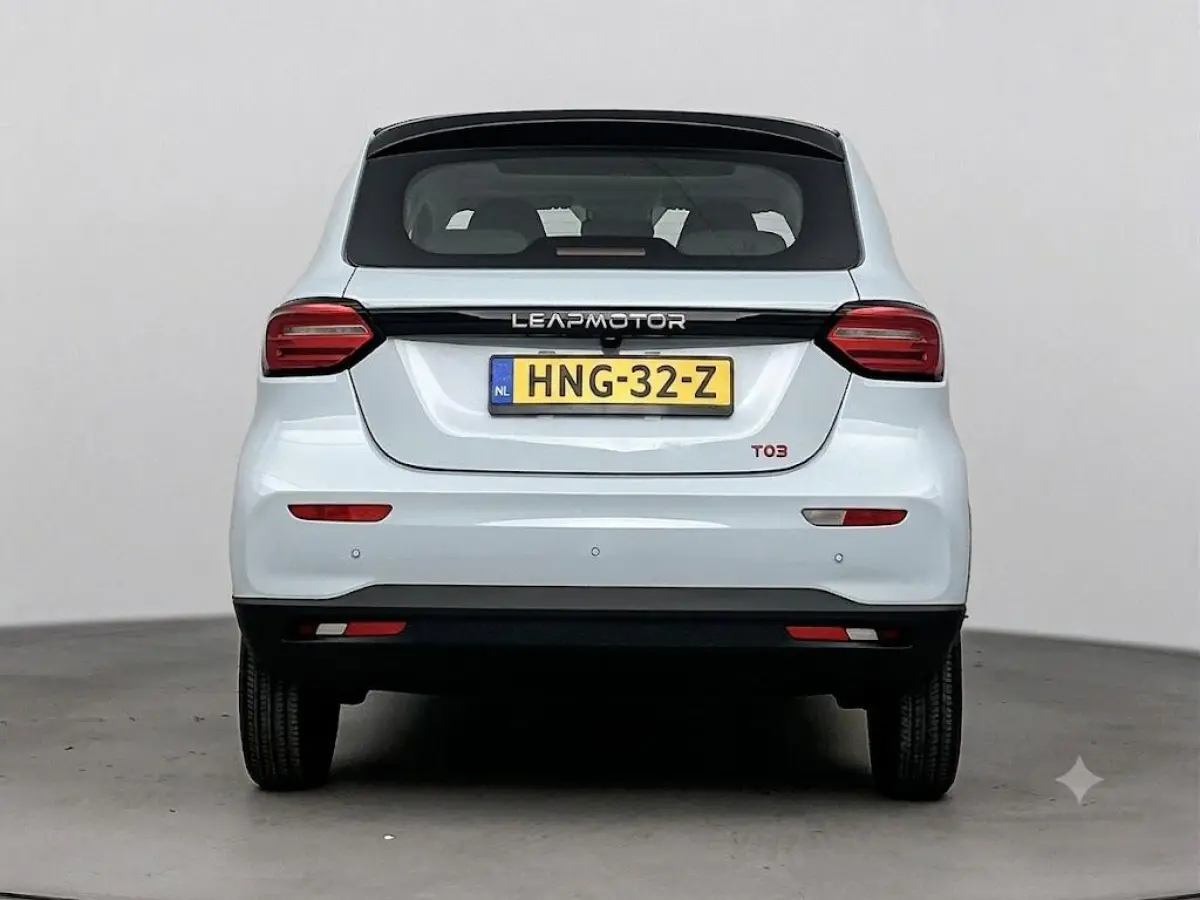 Design 37.3 kWh 95pk | 265km WLTP Actieradius | Navigatie | Panoramadak | Achteruitrijcamera | Adaptieve Cruise Control | Climate Control | Parkeersensoren | Bluetooth | Keyless start | Voll