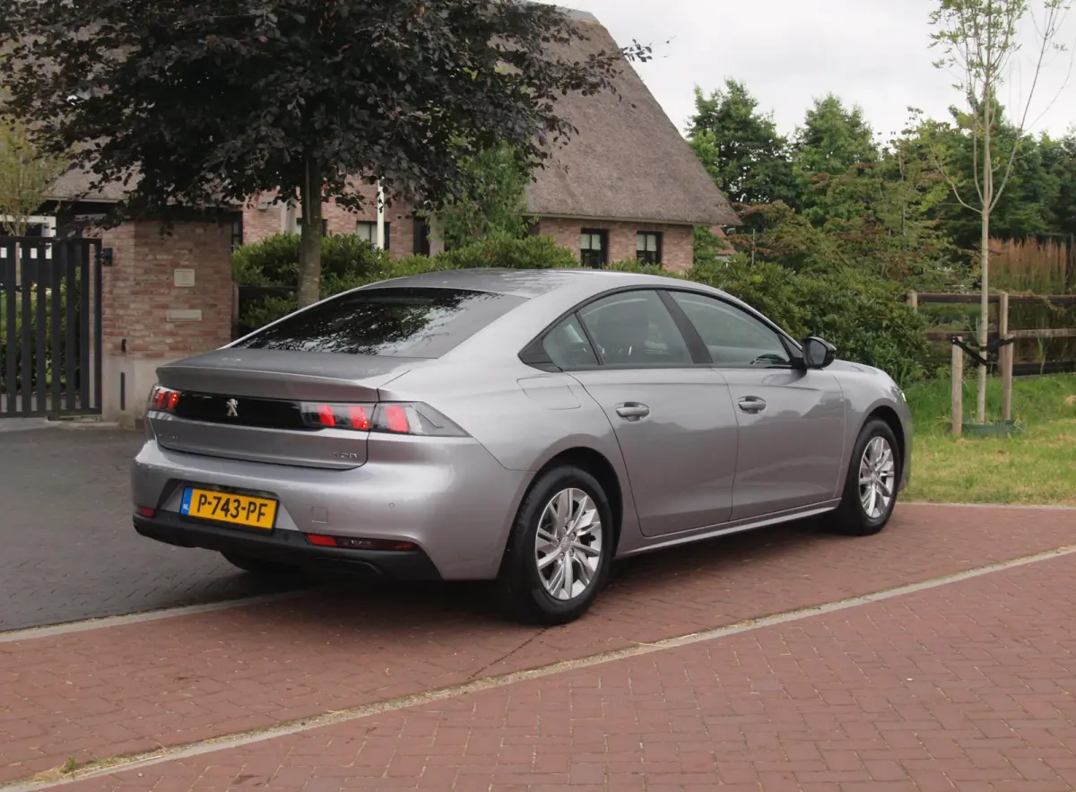 1.2 PureTech Active Pack Business | Camera | Apple Carplay | Cruise Control | Automaat | NL-Auto |