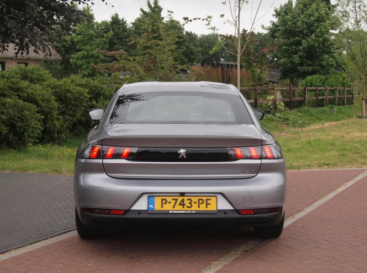 1.2 PureTech Active Pack Business | Camera | Apple Carplay | Cruise Control | Automaat | NL-Auto |