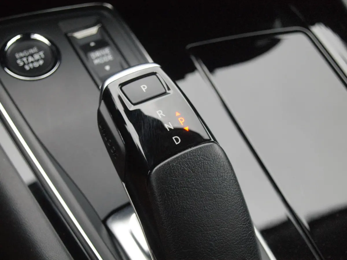 1.2 PureTech Active Pack Business | Camera | Apple Carplay | Cruise Control | Automaat | NL-Auto |