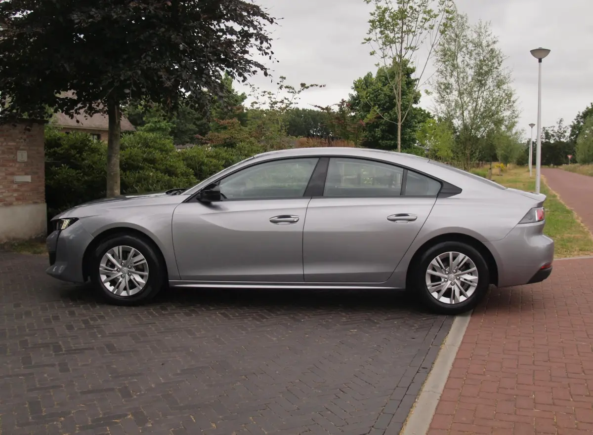 1.2 PureTech Active Pack Business | Camera | Apple Carplay | Cruise Control | Automaat | NL-Auto |