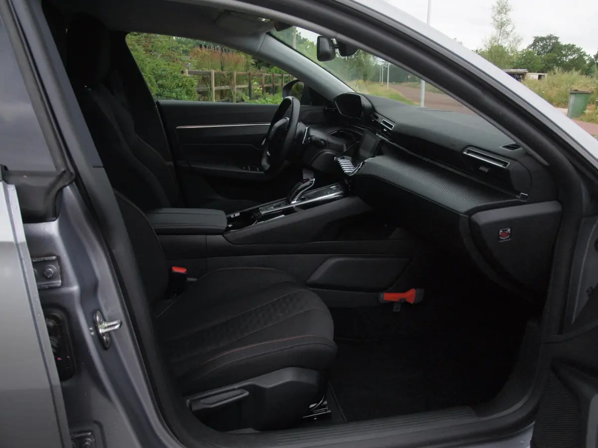 1.2 PureTech Active Pack Business | Camera | Apple Carplay | Cruise Control | Automaat | NL-Auto |
