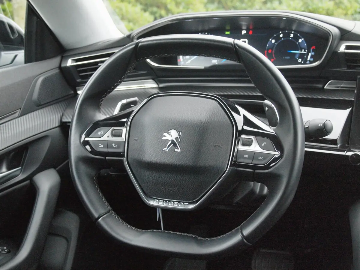 1.2 PureTech Active Pack Business | Camera | Apple Carplay | Cruise Control | Automaat | NL-Auto |