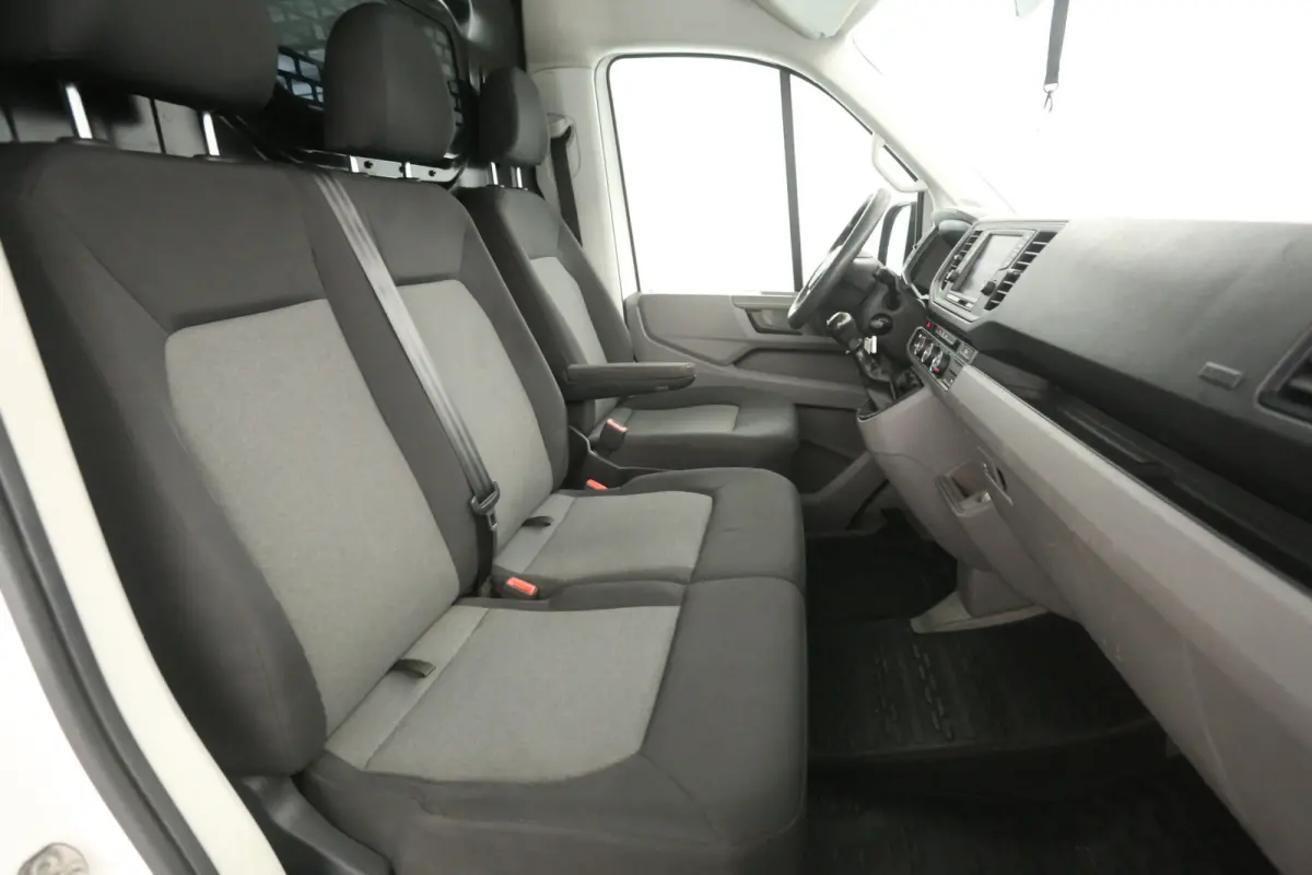 2.0 TDI L3H2 140PK | Airco | 3 Zits | Carplay | Trekhaak