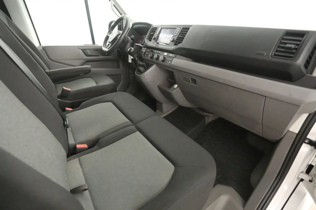 2.0 TDI L3H2 140PK | Airco | 3 Zits | Carplay | Trekhaak