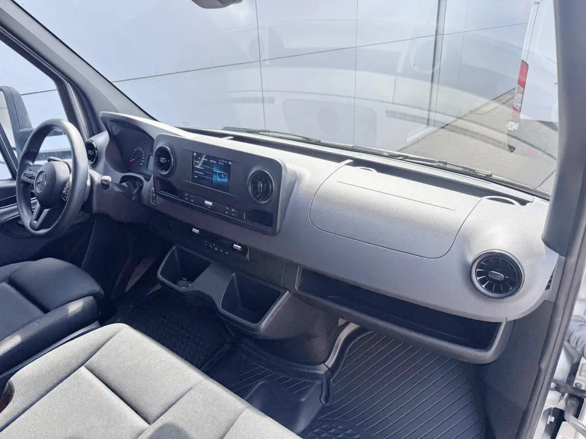 317 1.9 CDI Automaat Bakwagen Laadklep Cruise Control Climate Control Meubelbak Koffer