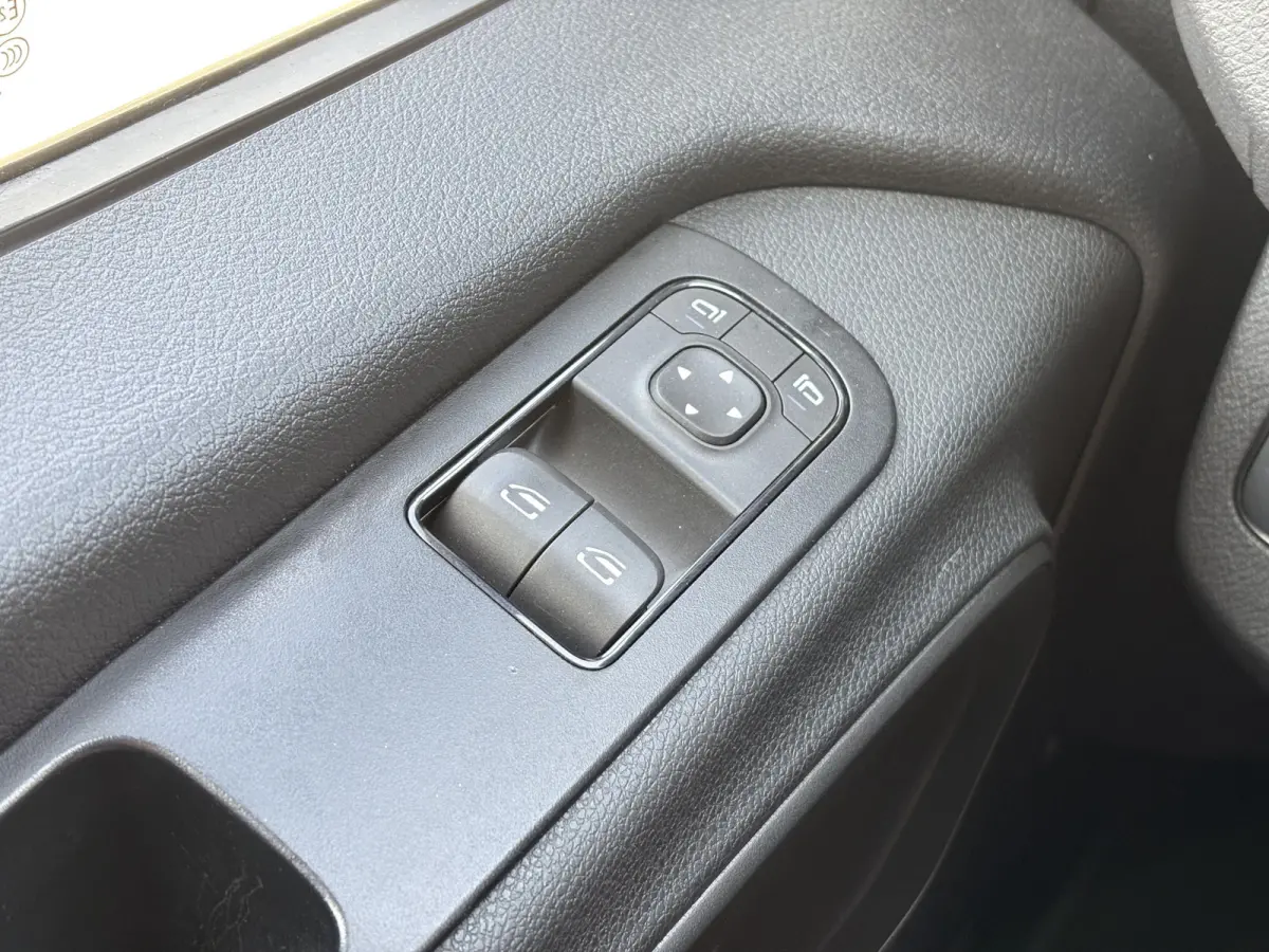 317 1.9 CDI Automaat Bakwagen Laadklep Cruise Control Climate Control Meubelbak Koffer