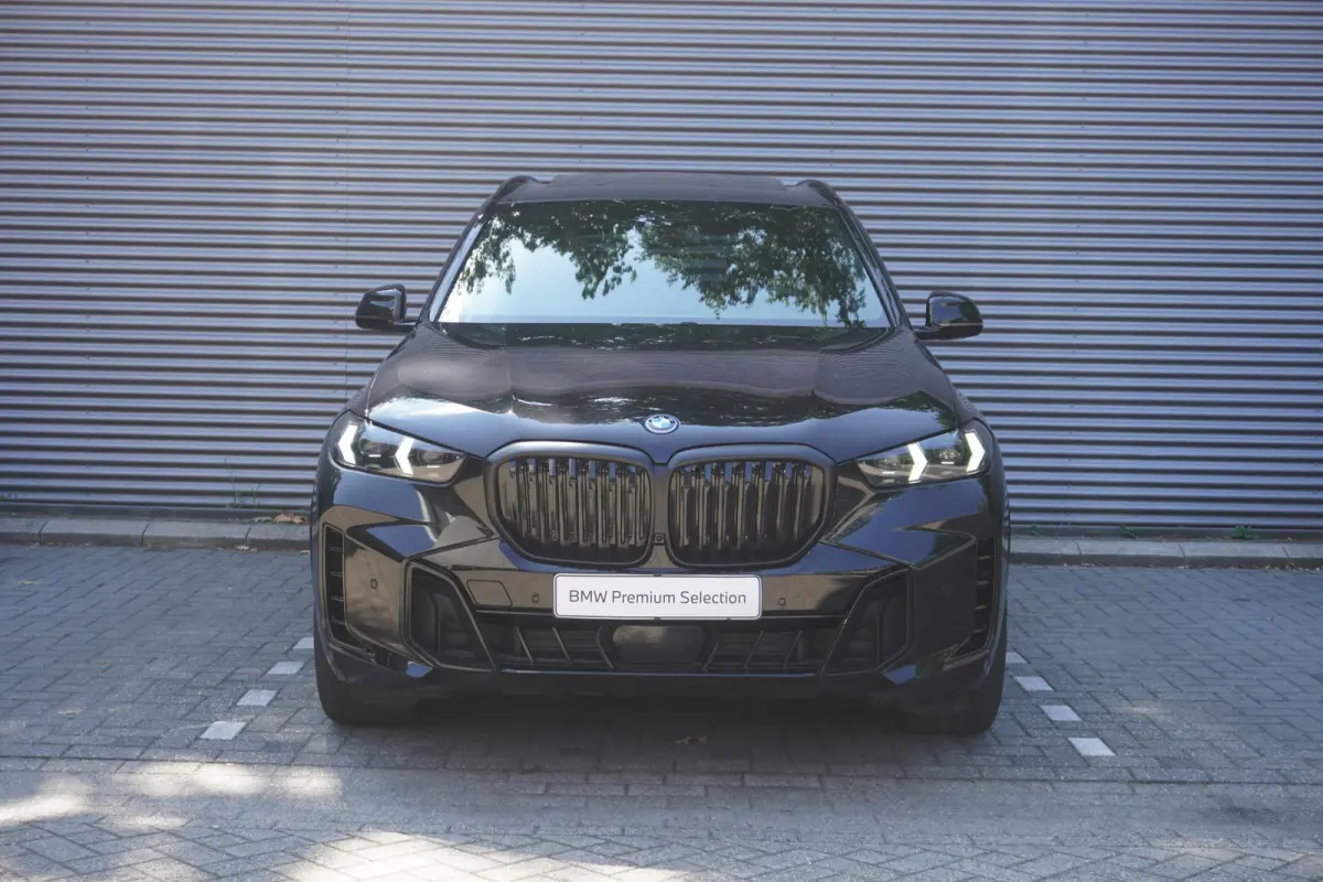 xDrive50e | SoH 100% | M Sportpakket Pro | Innovation Pack | Glazen panoramadak Sky Lounge | HIFI System Harman Kardon | Driving Assistant Professional | Soft-Close-Automatic voor portieren
