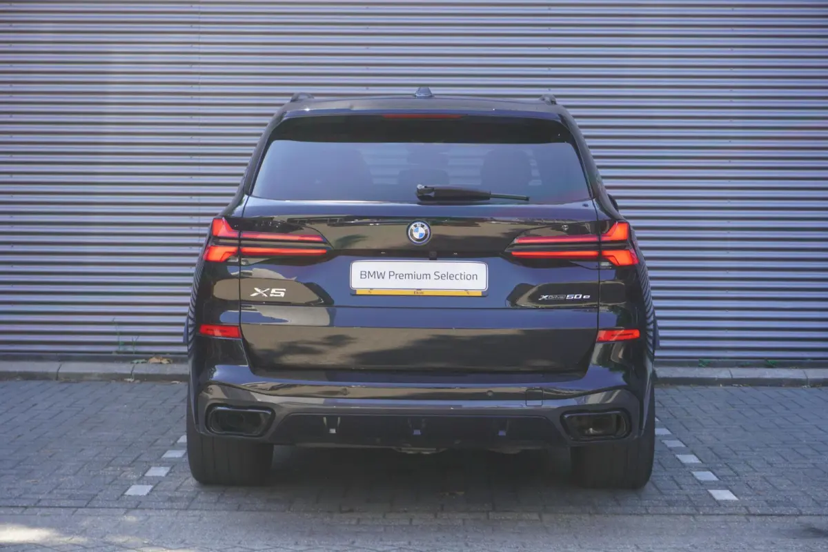 xDrive50e | SoH 100% | M Sportpakket Pro | Innovation Pack | Glazen panoramadak Sky Lounge | HIFI System Harman Kardon | Driving Assistant Professional | Soft-Close-Automatic voor portieren