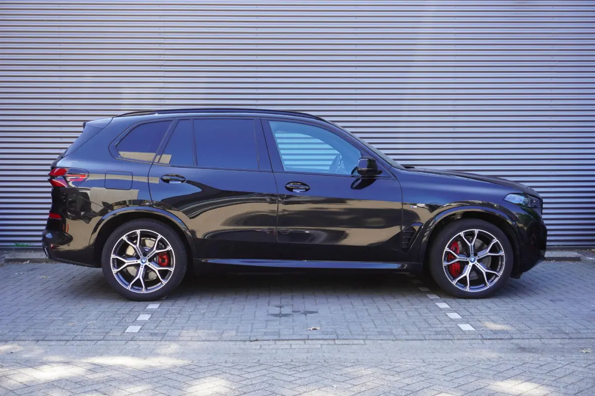 xDrive50e | SoH 100% | M Sportpakket Pro | Innovation Pack | Glazen panoramadak Sky Lounge | HIFI System Harman Kardon | Driving Assistant Professional | Soft-Close-Automatic voor portieren