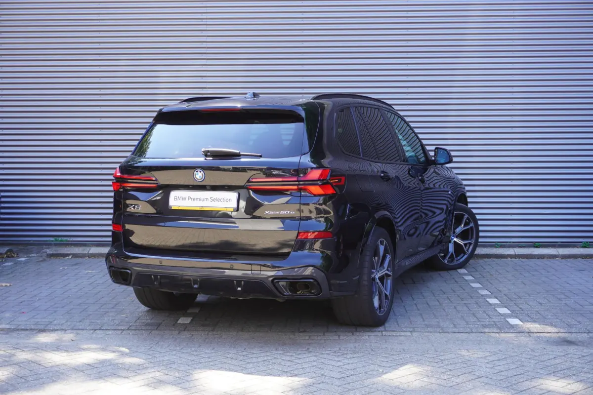 xDrive50e | SoH 100% | M Sportpakket Pro | Innovation Pack | Glazen panoramadak Sky Lounge | HIFI System Harman Kardon | Driving Assistant Professional | Soft-Close-Automatic voor portieren
