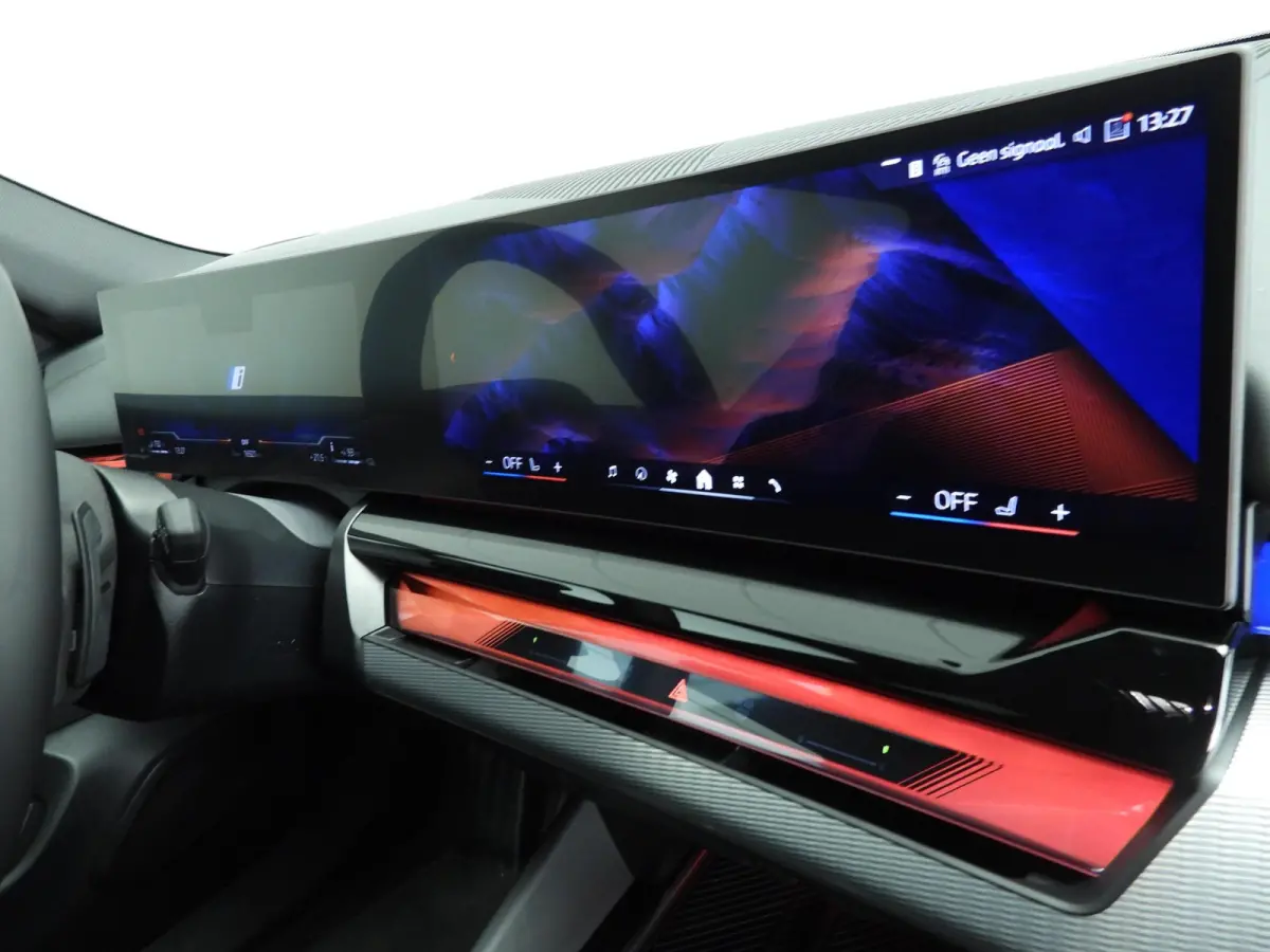 530e | M-Sportpakket | Individual uitv. | LED | HUD | Active Cruise | Sportstoelen | Stoelverwarming | DAB | Harman-kardon sound | Alu 20 inch