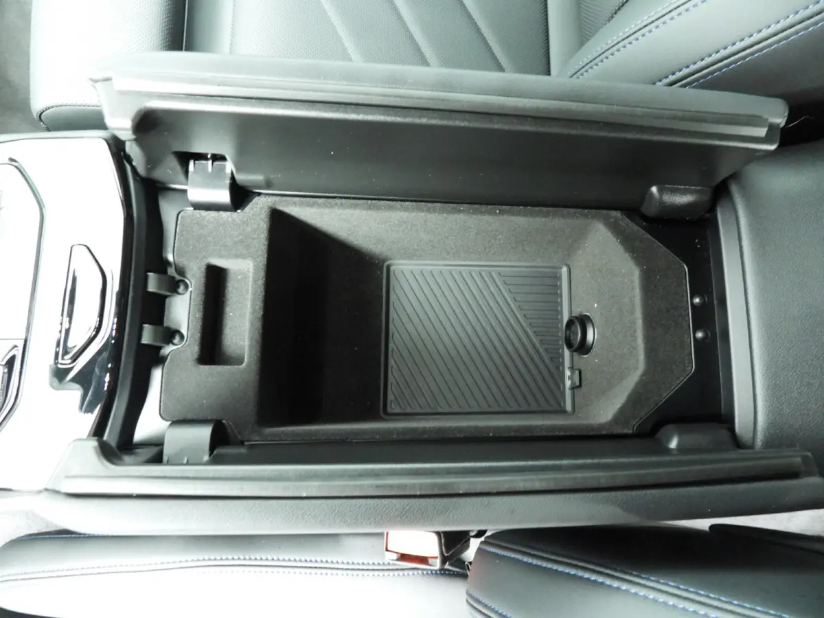 530e | M-Sportpakket | Individual uitv. | LED | HUD | Active Cruise | Sportstoelen | Stoelverwarming | DAB | Harman-kardon sound | Alu 20 inch