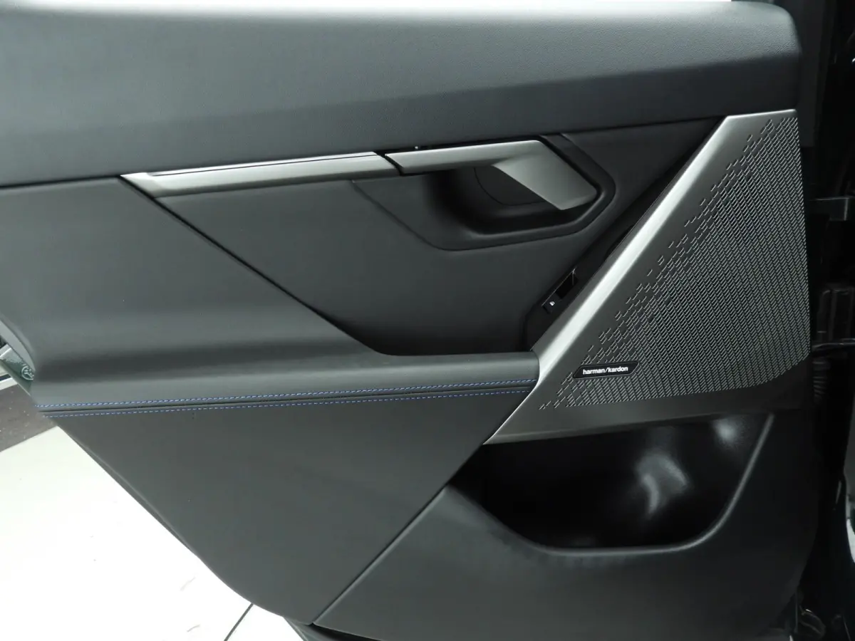 530e | M-Sportpakket | Individual uitv. | LED | HUD | Active Cruise | Sportstoelen | Stoelverwarming | DAB | Harman-kardon sound | Alu 20 inch