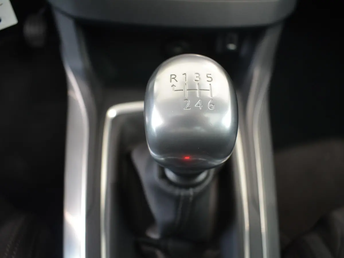 1.2 PureTech Allure | 130pk | Panoramadak | Trekhaak | Climate Control | Parkeersensoren |