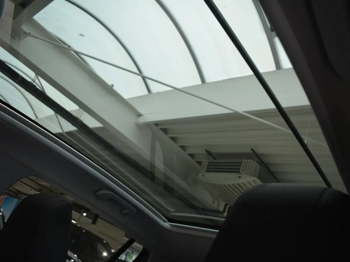 1.2 PureTech Allure | 130pk | Panoramadak | Trekhaak | Climate Control | Parkeersensoren |