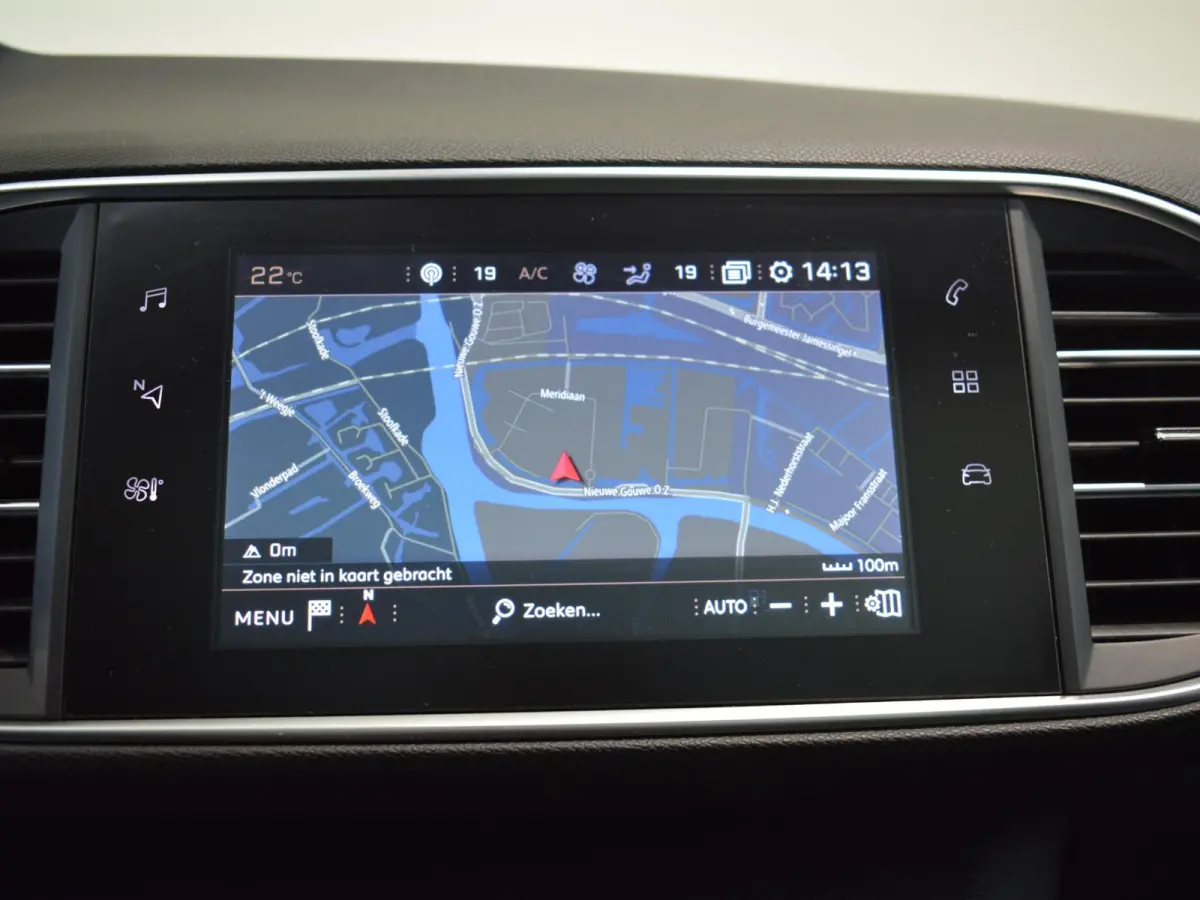 1.2 PureTech Allure | 130pk | Panoramadak | Trekhaak | Climate Control | Parkeersensoren |