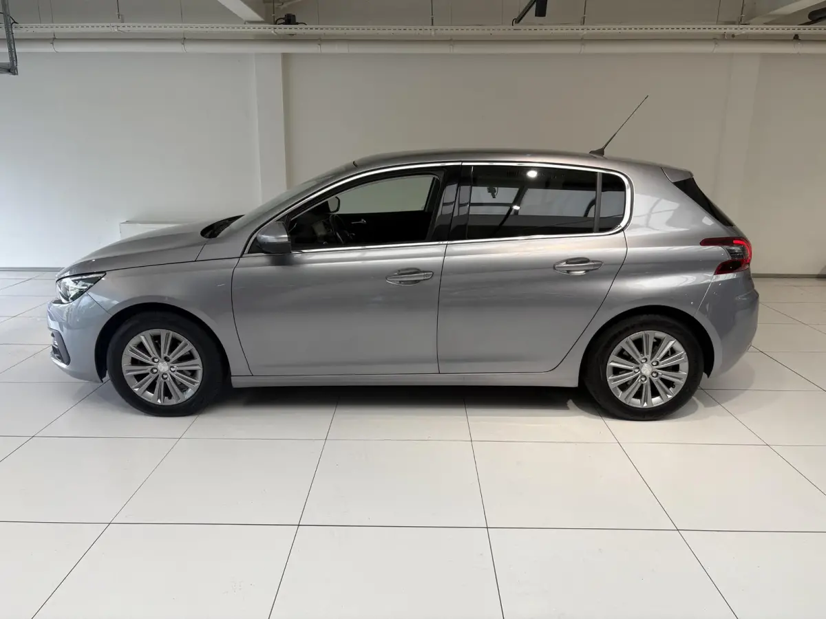 1.2 PureTech Allure | 130pk | Panoramadak | Trekhaak | Climate Control | Parkeersensoren |