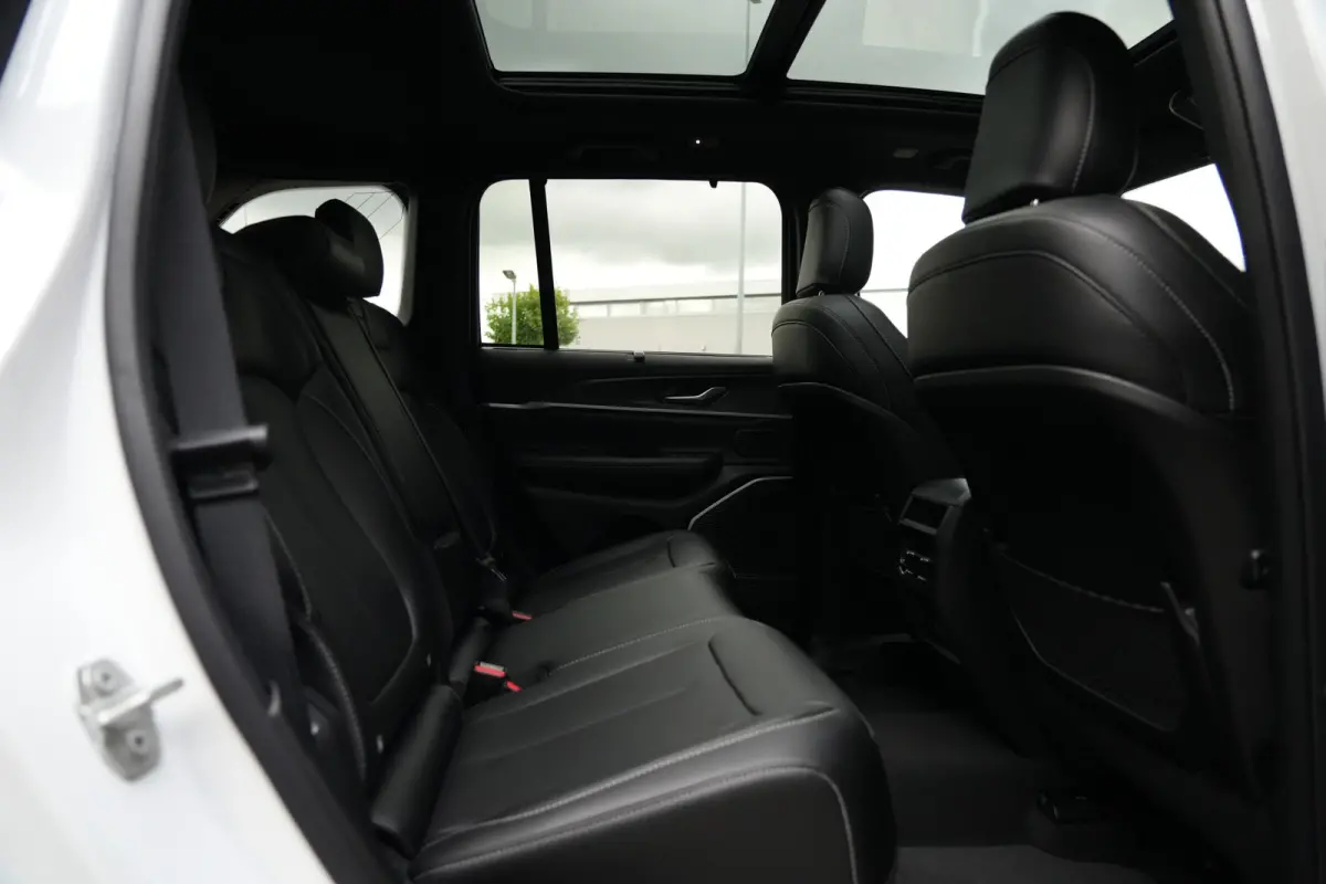 2.0 Limited 4xe | 381PK | Maxton | Pano | 20" | Keyless | Massage | Ventilatie | Leder | Jeep Grand Cherokee 2.0 Limited 4xe 381 PK Plug-in Hybrid met 2.0 viercilinder, panoramadak, 20-inch 