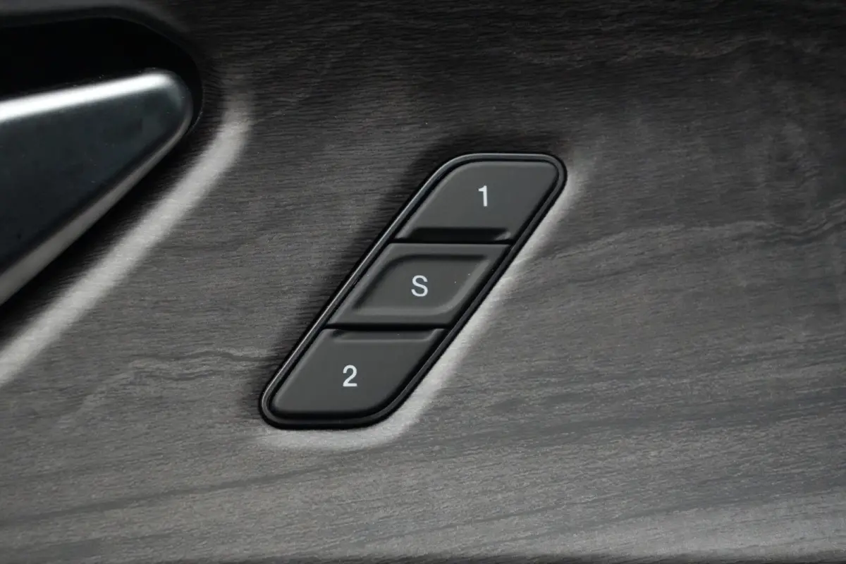 2.0 Limited 4xe | 381PK | Maxton | Pano | 20" | Keyless | Massage | Ventilatie | Leder | Jeep Grand Cherokee 2.0 Limited 4xe 381 PK Plug-in Hybrid met 2.0 viercilinder, panoramadak, 20-inch 