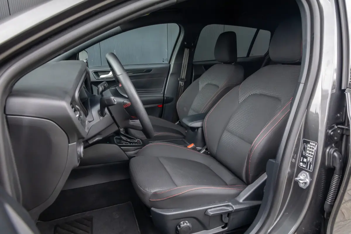 1.0 EcoBoost Hybrid ST Line | 155pk | Automaat | Winter-pack | LED-verlichting | Privacy-glass | Apple carlay / Andriod auto