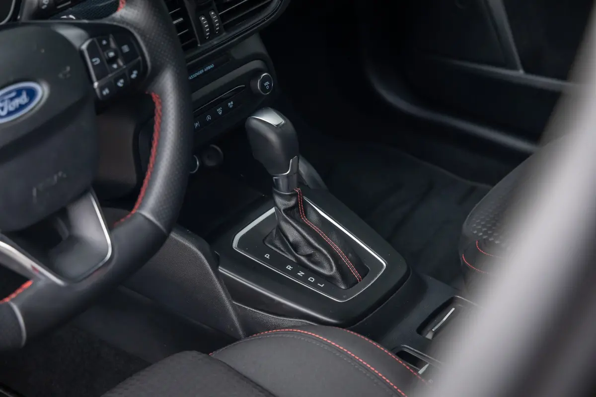 1.0 EcoBoost Hybrid ST Line | 155pk | Automaat | Winter-pack | LED-verlichting | Privacy-glass | Apple carlay / Andriod auto