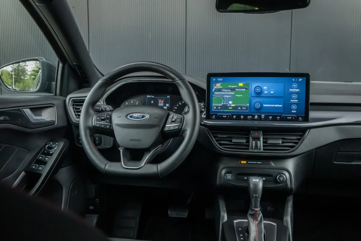1.0 EcoBoost Hybrid ST Line | 155pk | Automaat | Winter-pack | LED-verlichting | Privacy-glass | Apple carlay / Andriod auto