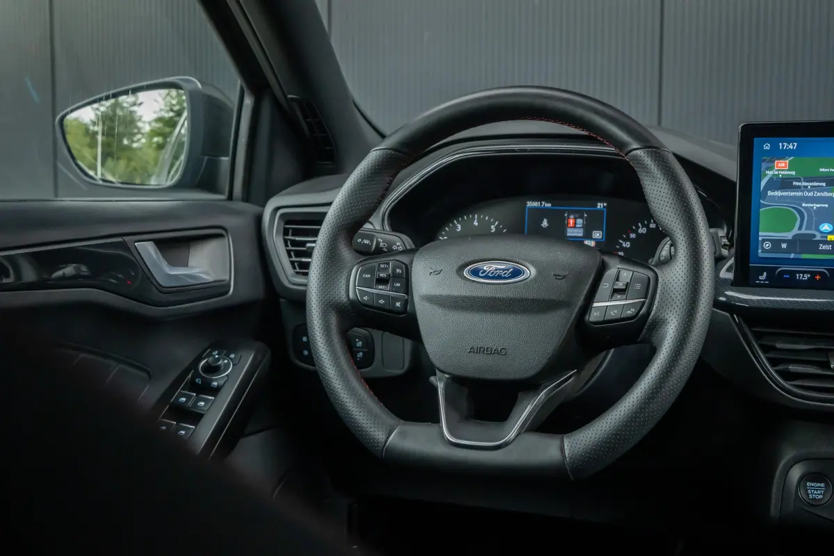 1.0 EcoBoost Hybrid ST Line | 155pk | Automaat | Winter-pack | LED-verlichting | Privacy-glass | Apple carlay / Andriod auto