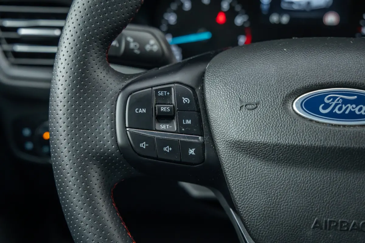 1.0 EcoBoost Hybrid ST Line | 155pk | Automaat | Winter-pack | LED-verlichting | Privacy-glass | Apple carlay / Andriod auto