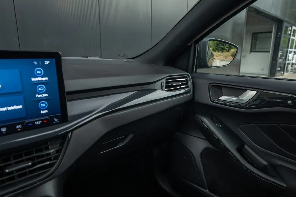 1.0 EcoBoost Hybrid ST Line | 155pk | Automaat | Winter-pack | LED-verlichting | Privacy-glass | Apple carlay / Andriod auto