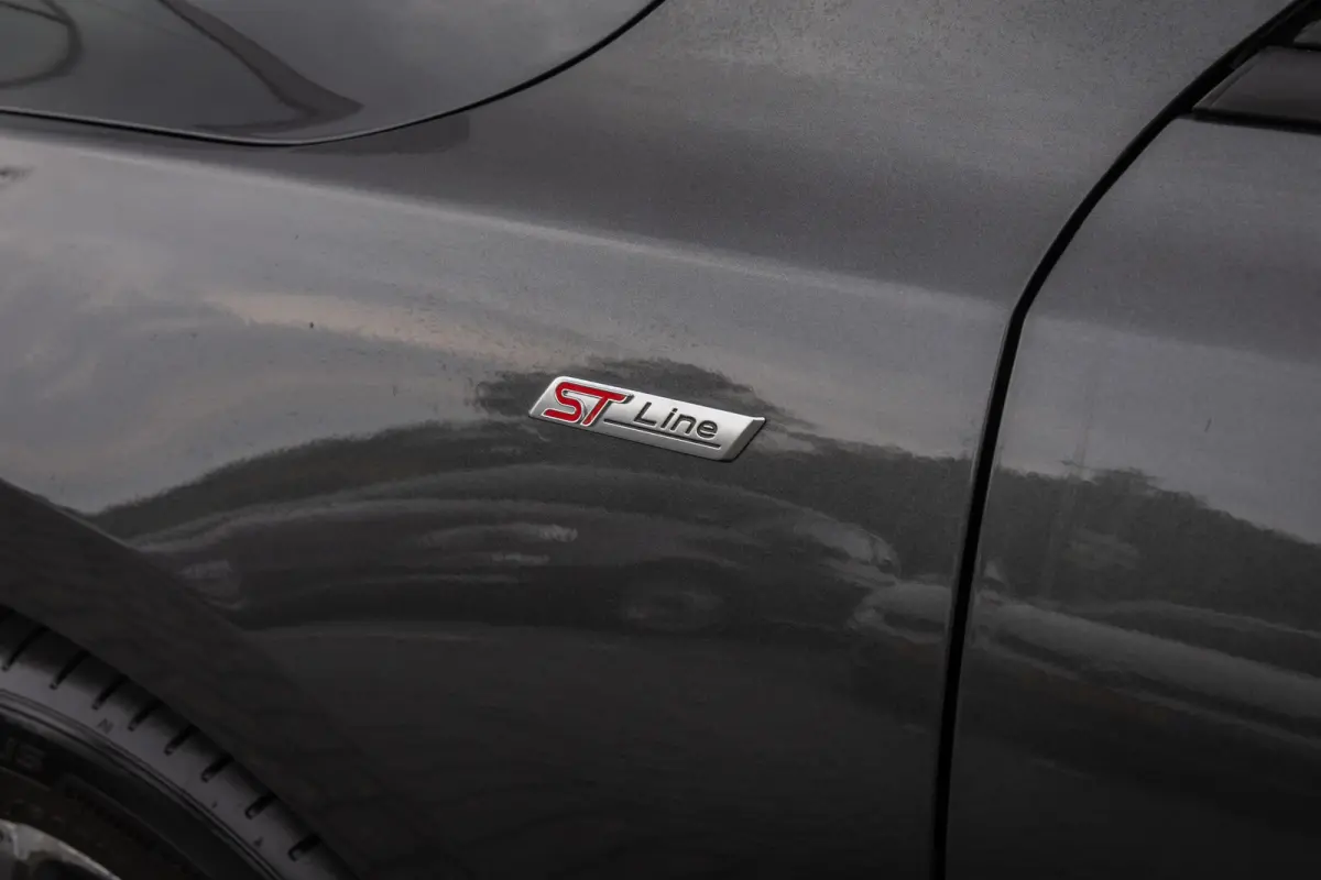 1.0 EcoBoost Hybrid ST Line | 155pk | Automaat | Winter-pack | LED-verlichting | Privacy-glass | Apple carlay / Andriod auto