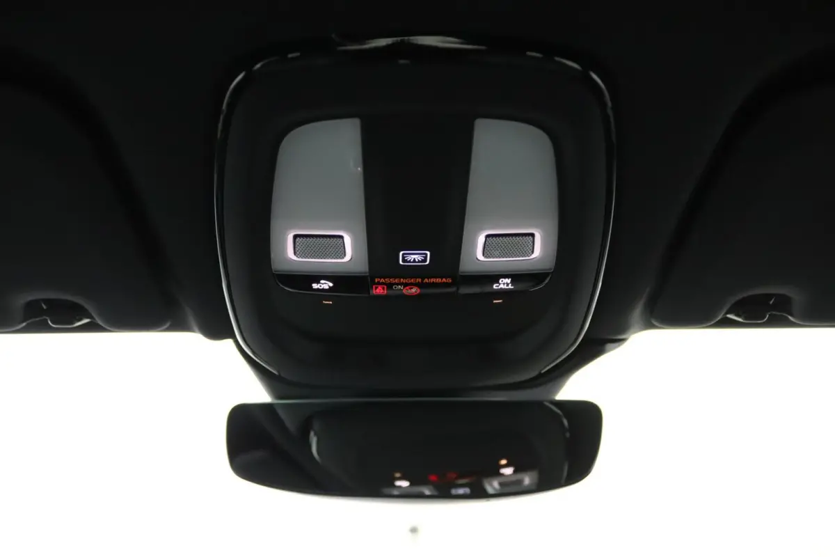 2.0 B5 AWD Inscription | Tailored Wool | 2400 trekgewicht |