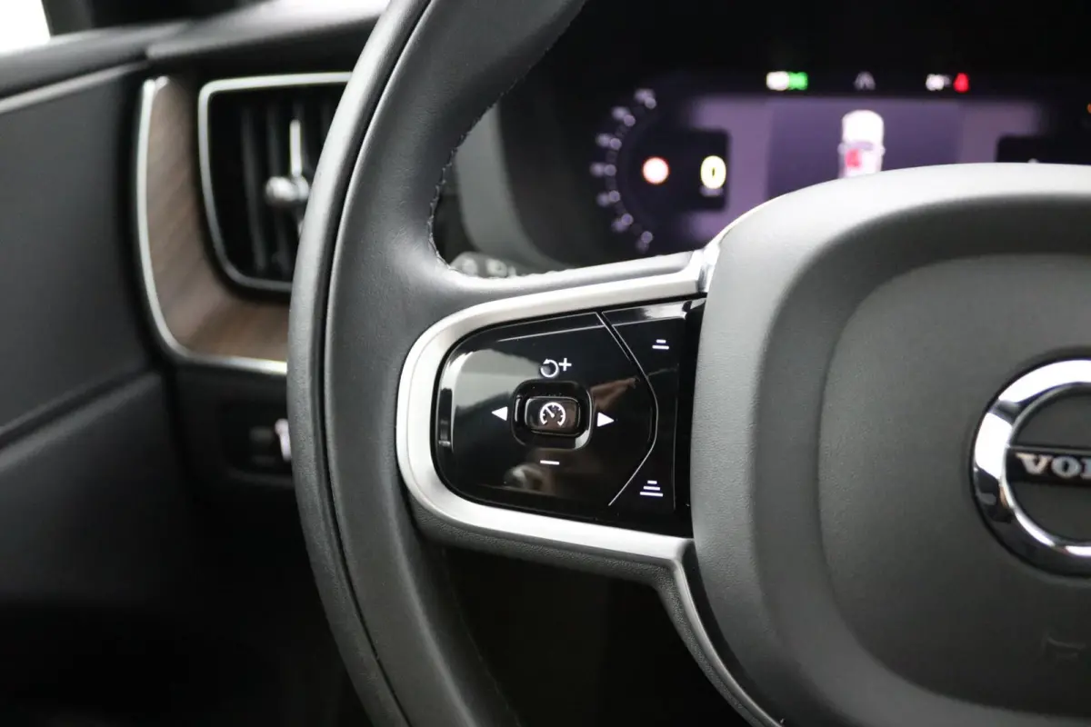 2.0 B5 AWD Inscription | Tailored Wool | 2400 trekgewicht |