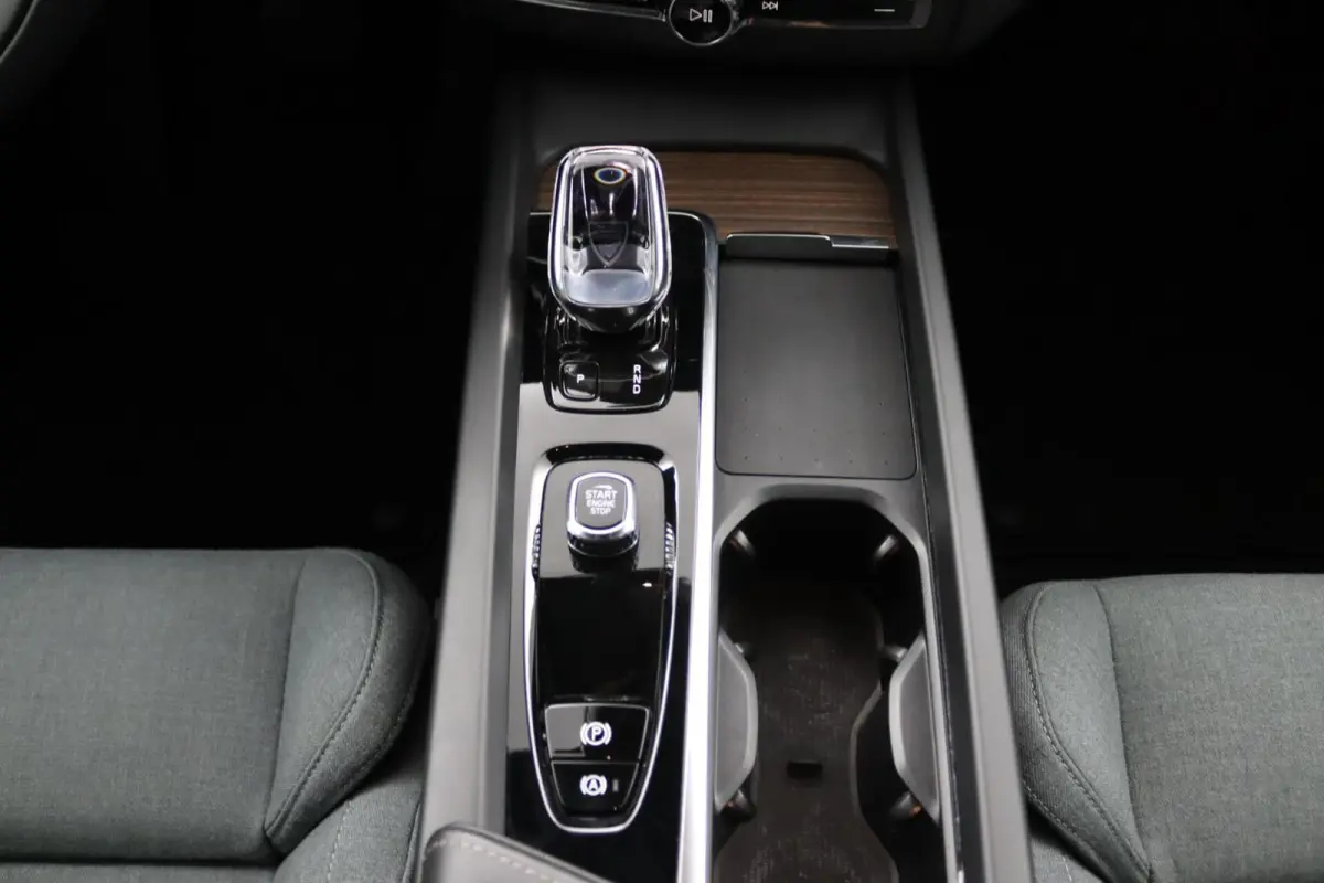2.0 B5 AWD Inscription | Tailored Wool | 2400 trekgewicht |