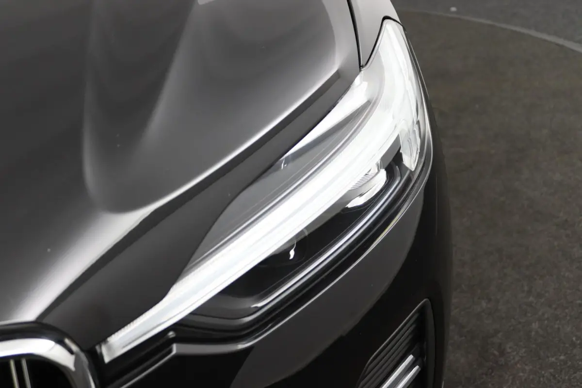 2.0 B5 AWD Inscription | Tailored Wool | 2400 trekgewicht |