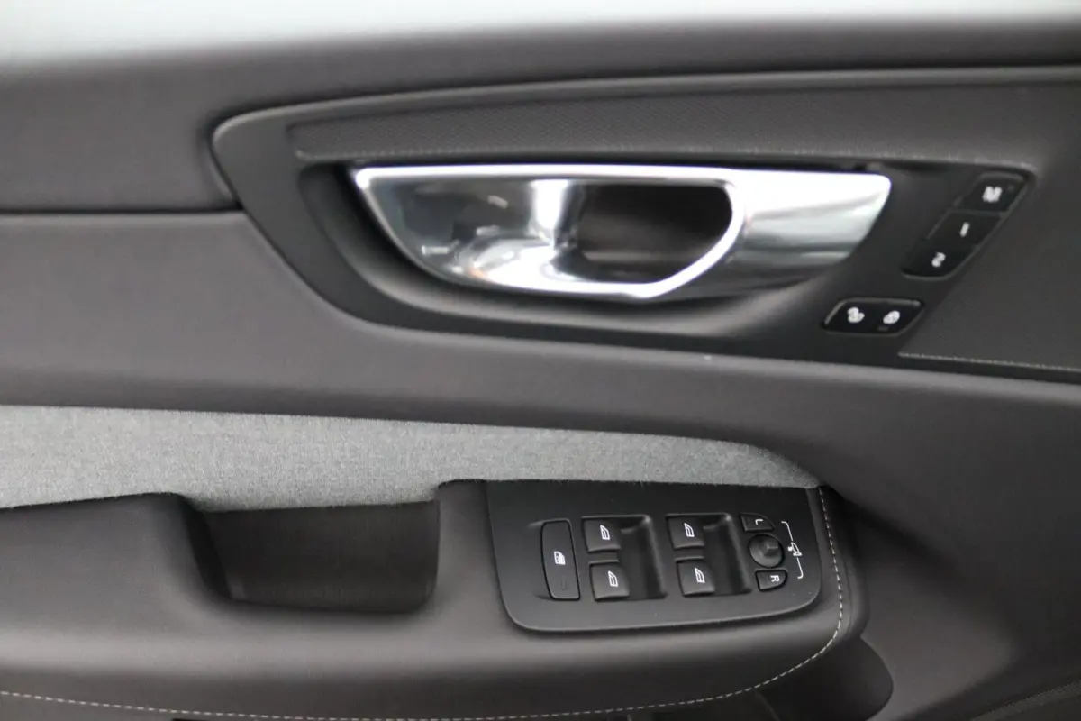 2.0 B5 AWD Inscription | Tailored Wool | 2400 trekgewicht |