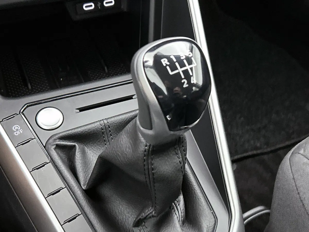 1.0 TSI Life Edition | 95 PK | Sensoren | Stoelverwarming | Carplay / Android Auto