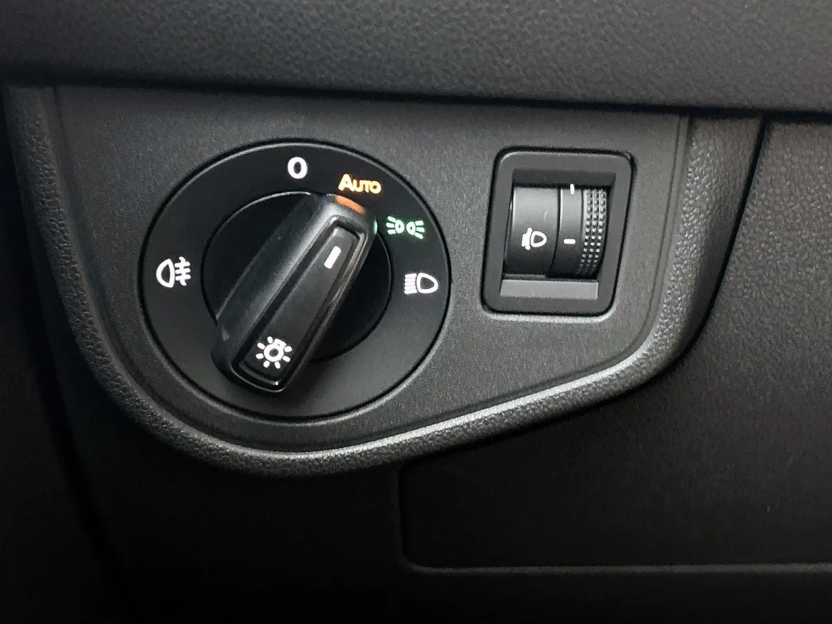1.0 TSI Life Edition | 95 PK | Sensoren | Stoelverwarming | Carplay / Android Auto