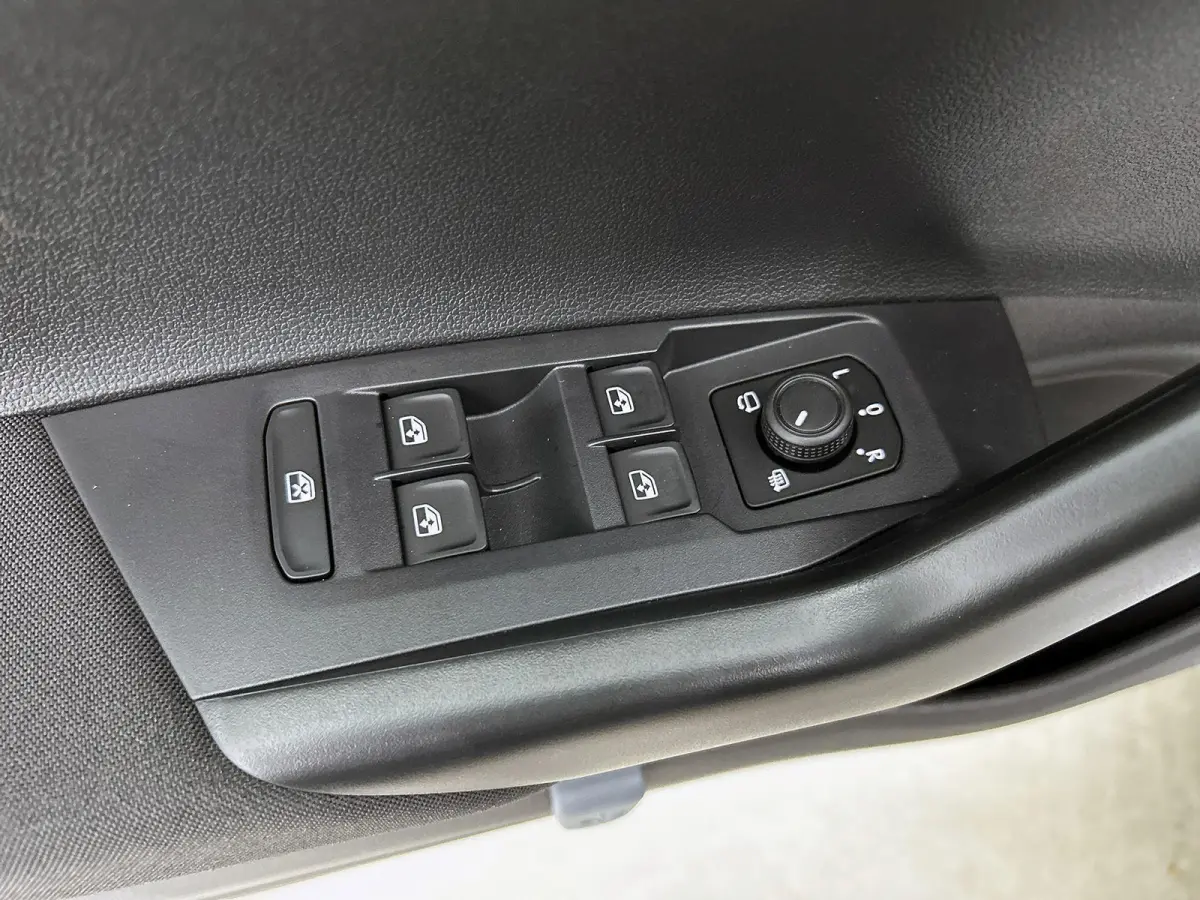 1.0 TSI Life Edition | 95 PK | Sensoren | Stoelverwarming | Carplay / Android Auto